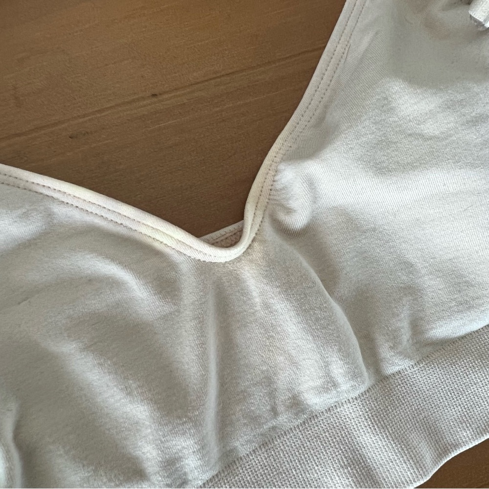SOLD ❌ SEAMLESS NUDE BRALETTE - Picture 5 of 6